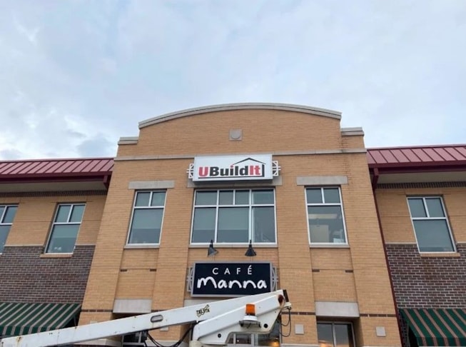 Edgelit and Backlit Signs