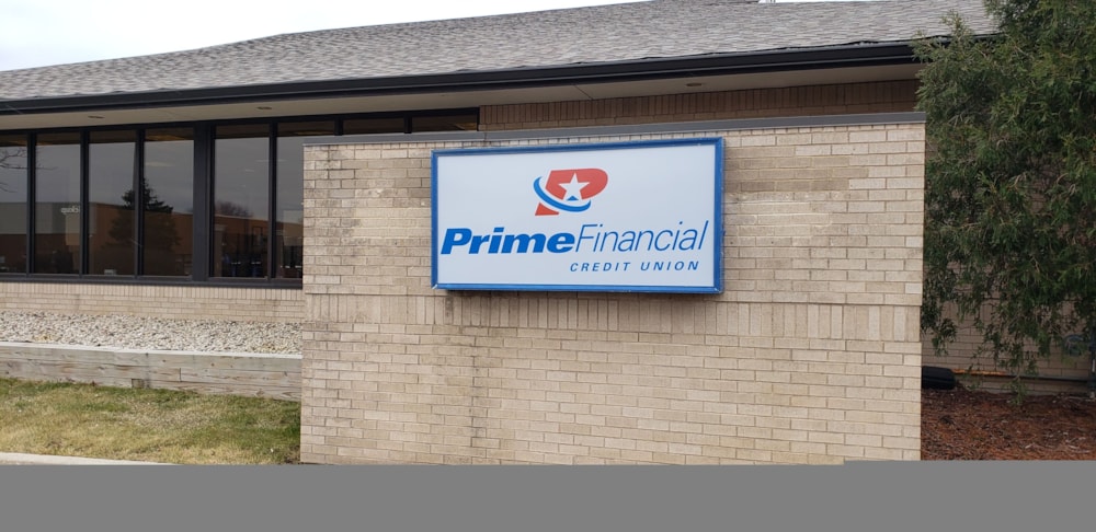 Edgelit and Backlit Signs