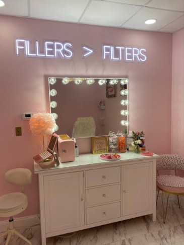 Edgelit and Backlit Signs | Healthcare