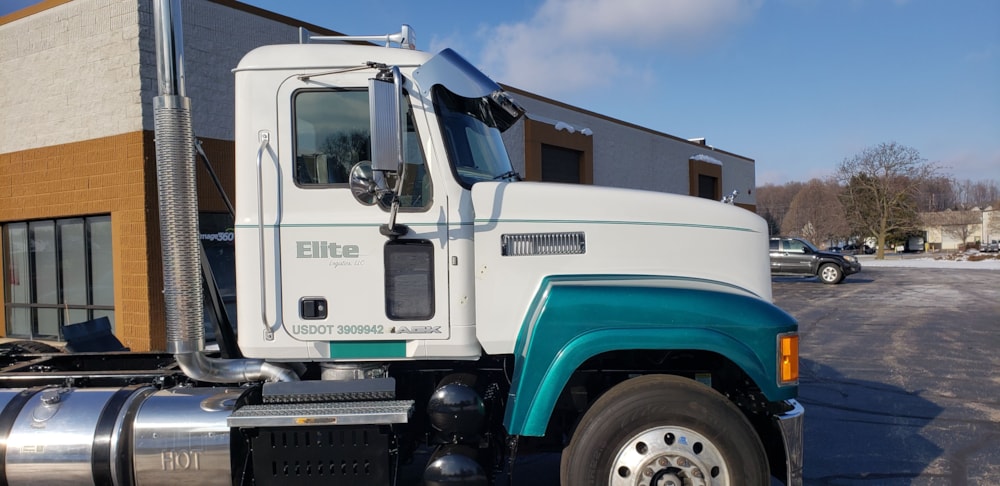 Vehicle Graphics & Lettering