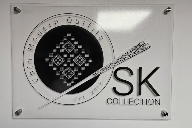 Custom Acrylic & Plastic Displays | Retail