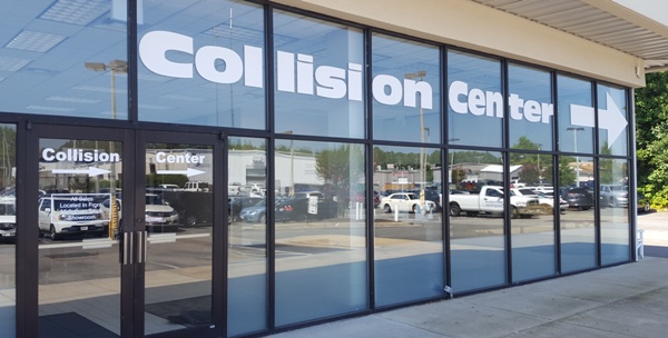 Window graphics for the Whitten Bros Collision Center inRichmond, VA