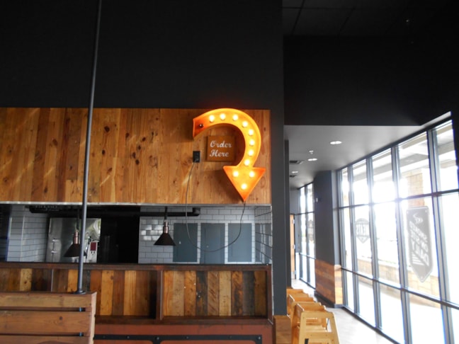 Edgelit and Backlit Signs