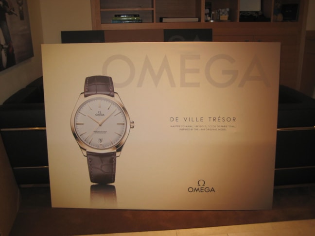 Table-Top Displays and Tabletop Banners