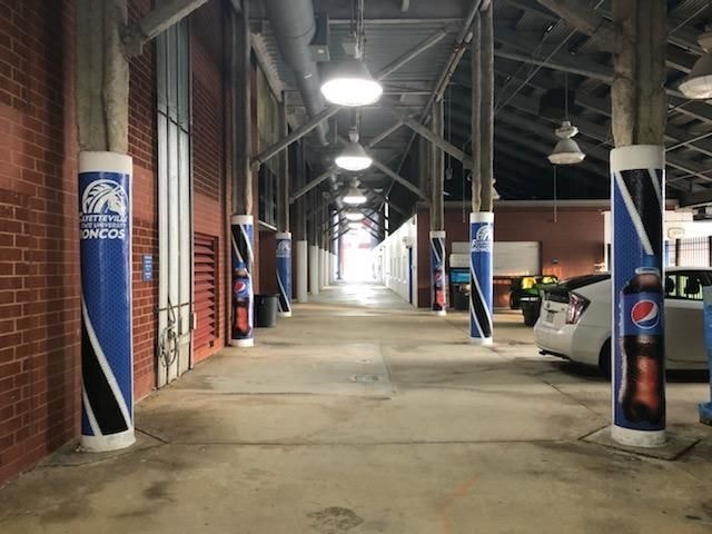 Custom Decals, Wraps & Lettering