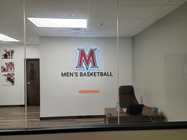 Edgelit and Backlit Signs